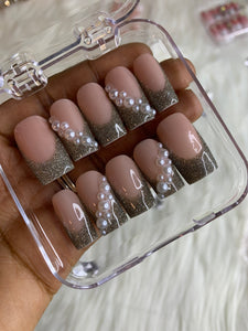 French Glitter w/ Pearls-press ons