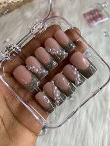 French Glitter w/ Pearls-press ons